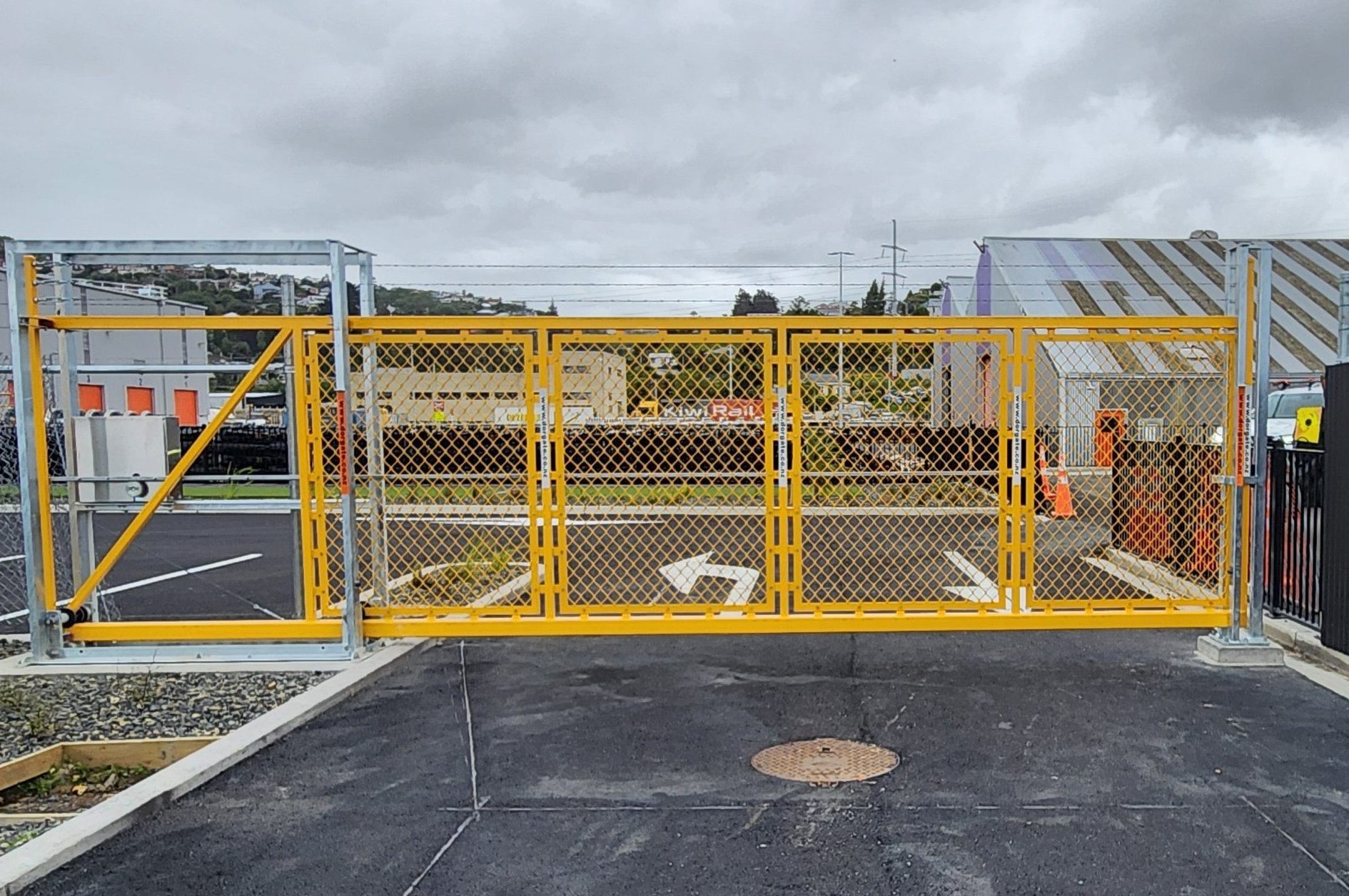 Bullet Gate™️, high speed gate, high speed cantilever gate